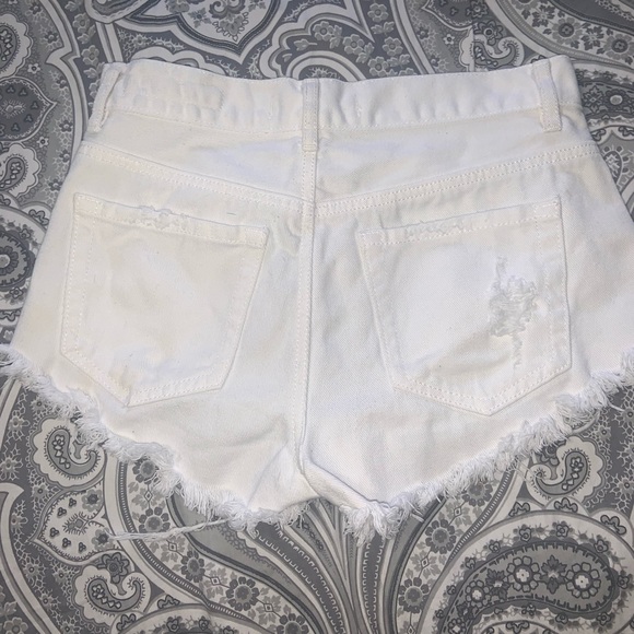 Bullhead high-waisted White Shorts - Picture 4 of 5